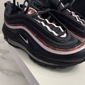 Nike Cheetah, Pink and Black Sneakers